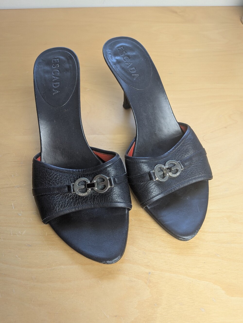 ESCADA Y2K Heel Sandals Black Leather Size 39.5 = 9.5 US Made In Italy Feminine